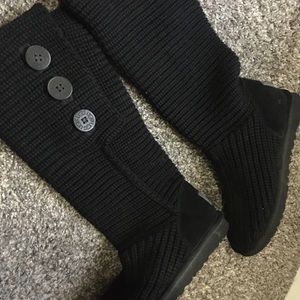 Black knit uggs